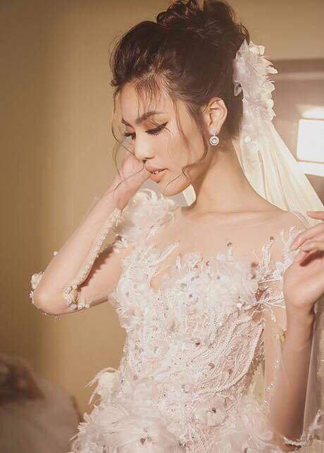 nhan sac lan khue trong dam hoi sang nay: dep nhu... binh thuong! - 9