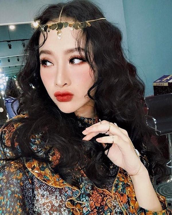 khi ho ngoc ha "thu suc" voi toc xoan ba thim va day la cai ket - 5