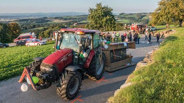 tham kich ngay cuoi: co dau tu vong vi bi xe keo cua em trai lat up vao nguoi - 2