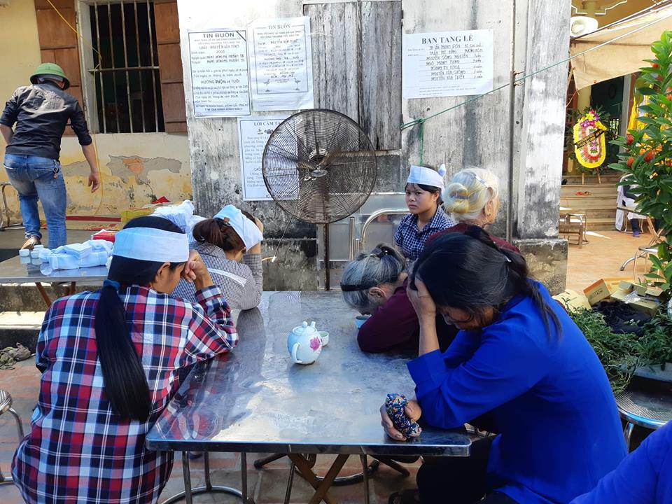 vu tham sat 3 nguoi trong gia dinh: vo vua ho "sao anh dam chong em" lien bi dam guc - 2