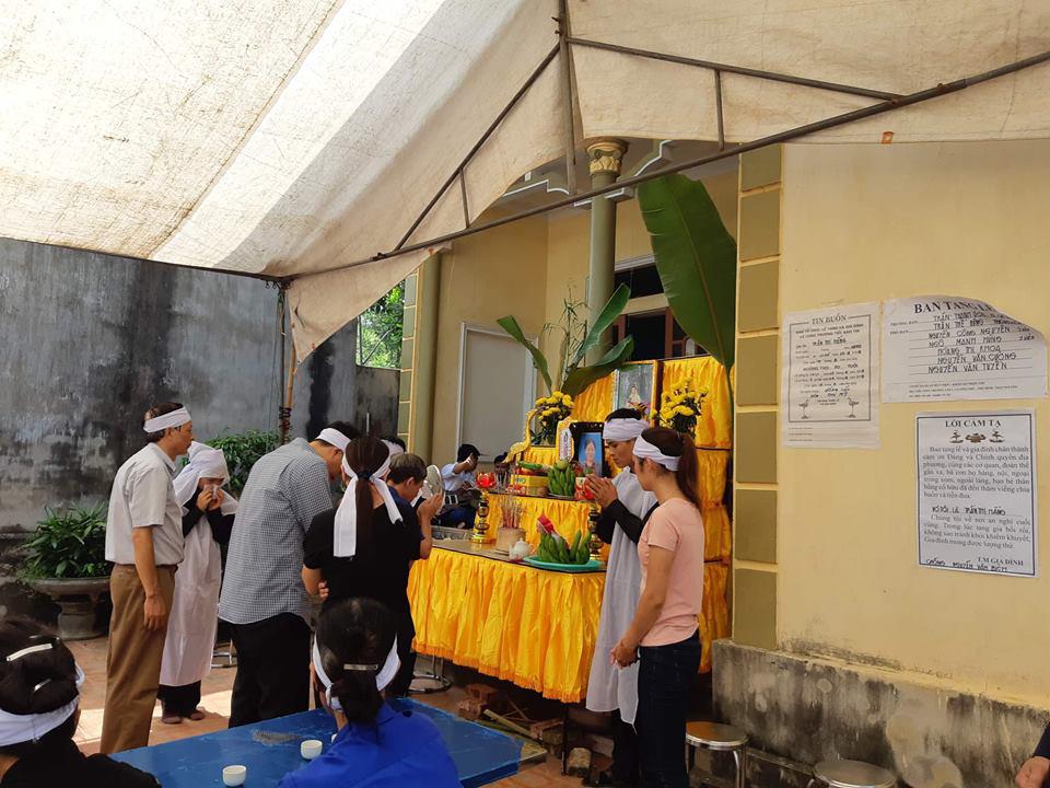 vu tham sat 3 nguoi trong gia dinh: vo vua ho "sao anh dam chong em" lien bi dam guc - 3