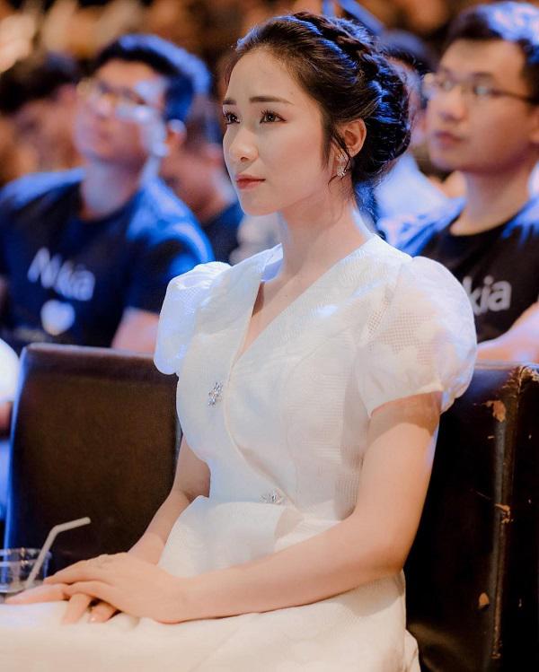 dang anh khoe dang, fan lo lang nhan xet hoa minzy dang "gay den tham thuong"! - 10