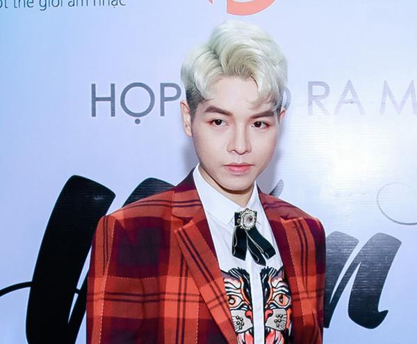 bat ngo truoc hinh anh cua duc phuc sau 1 nam phau thuat tham my - 9