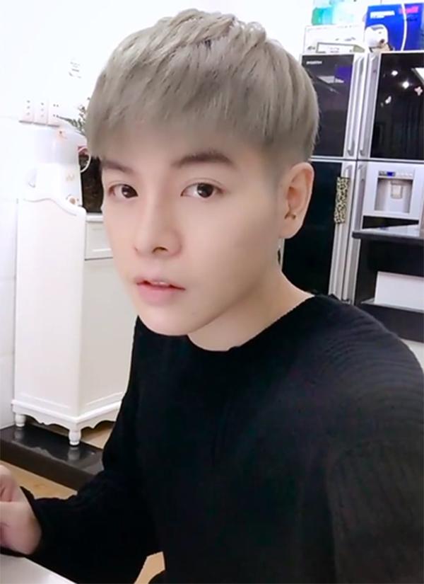 bat ngo truoc hinh anh cua duc phuc sau 1 nam phau thuat tham my - 4