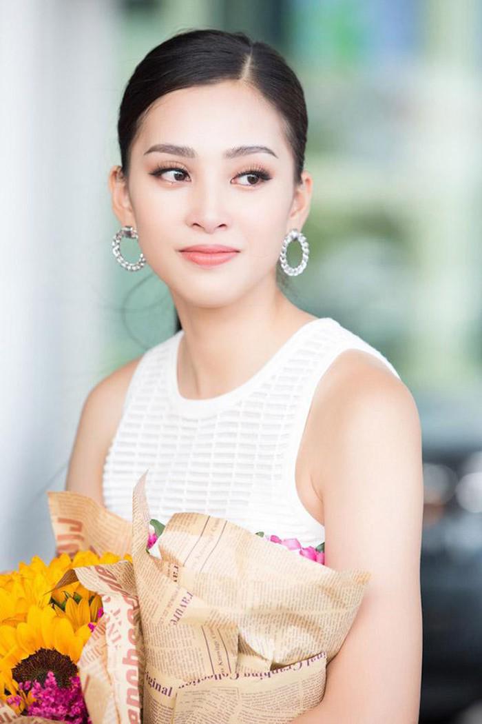 tieu vy - nha phuong: nguoi hoa hau, nguoi co dau moi nhung ho deu co diem chung nay - 13