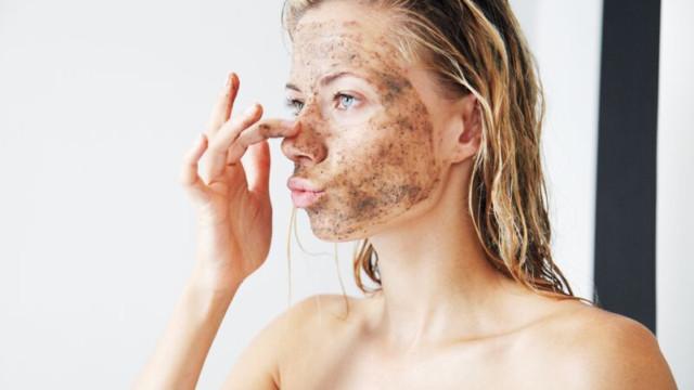 thoa mat na mat ong theo cach nay, mun va vet tham lau nam cung bien mat - 13