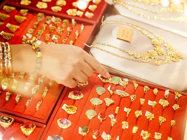 Giá vàng hôm nay 27/9/2018: Vàng SJC tiếp tục giảm thêm 10 nghìn đồng/lượng