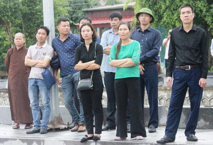 nguoi dan que nha roi le xem le truy dieu chu tich nuoc tran dai quang - 10