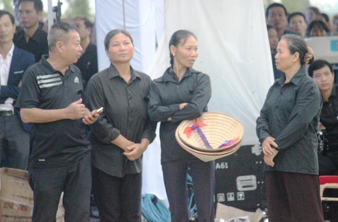 nguoi dan que nha roi le xem le truy dieu chu tich nuoc tran dai quang - 11