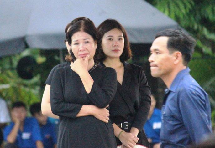 nguoi dan que nha roi le xem le truy dieu chu tich nuoc tran dai quang - 12