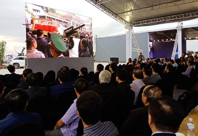 nguoi dan que nha roi le xem le truy dieu chu tich nuoc tran dai quang - 2