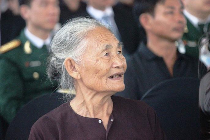 nguoi dan que nha roi le xem le truy dieu chu tich nuoc tran dai quang - 5