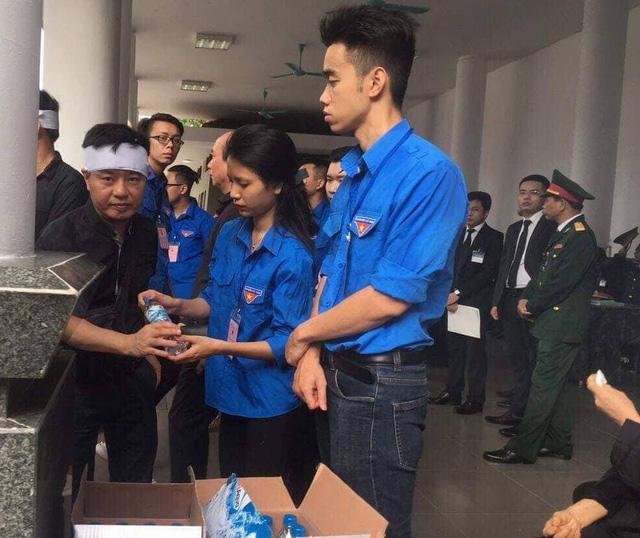 nhung chuyen xuc dong trong le quoc tang chu tich nuoc tran dai quang - 3