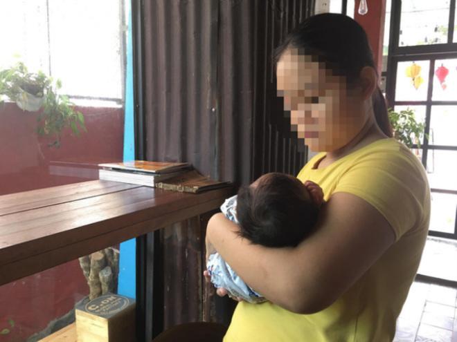 cuoc doi buon tui cua be gai 13 tuoi bi ep quan he tinh duc den sinh con - 1