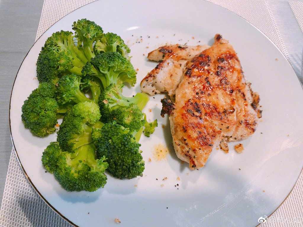 dau chi nuot na khi 42, than hinh lam tam nhu ngay tu thuo 17 da quyen ru “chet nguoi” - 8