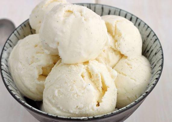 Cách tiến hành kem Tính từ lúc sữa quánh thơm tho và ngon, non rét mặc sức ngày hè