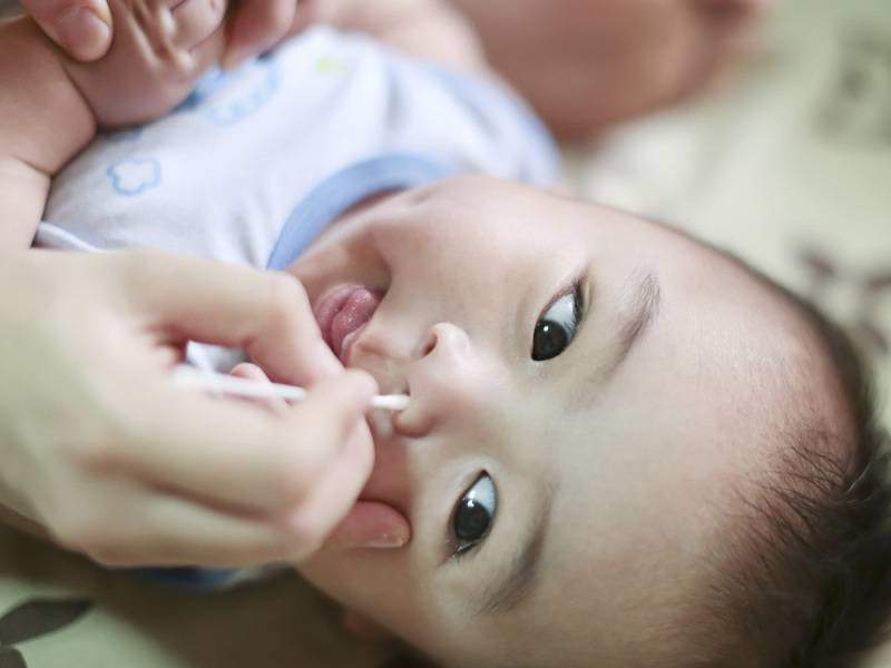4 cách lấy gỉ mũi cho trẻ sơ sinh an toàn không đau không rát - 1