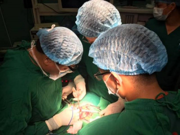 Bé gái 15 tuổi mắc ung thư phải cắt bỏ tuyến giáp, biểu hiện ban đầu nhiều người bỏ qua