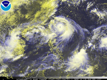 Chuyên gia lý giải sự xuất hiện của tam giác bão - áp thấp nhiệt đới hiếm gặp