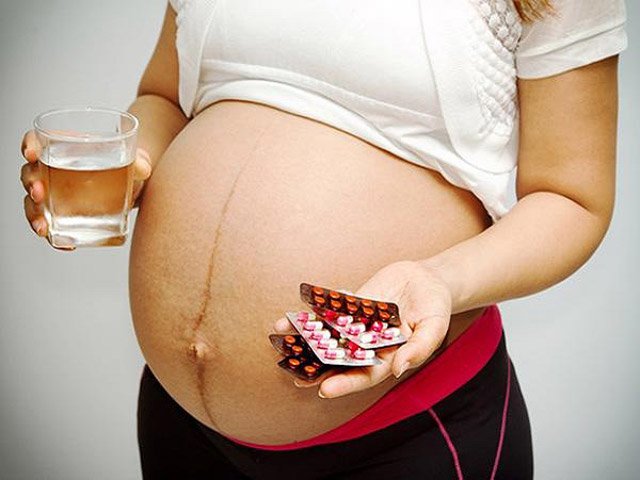 Thuốc sắt cho bà bầu: Uống bao nhiêu là đủ và nên uống khi nào?