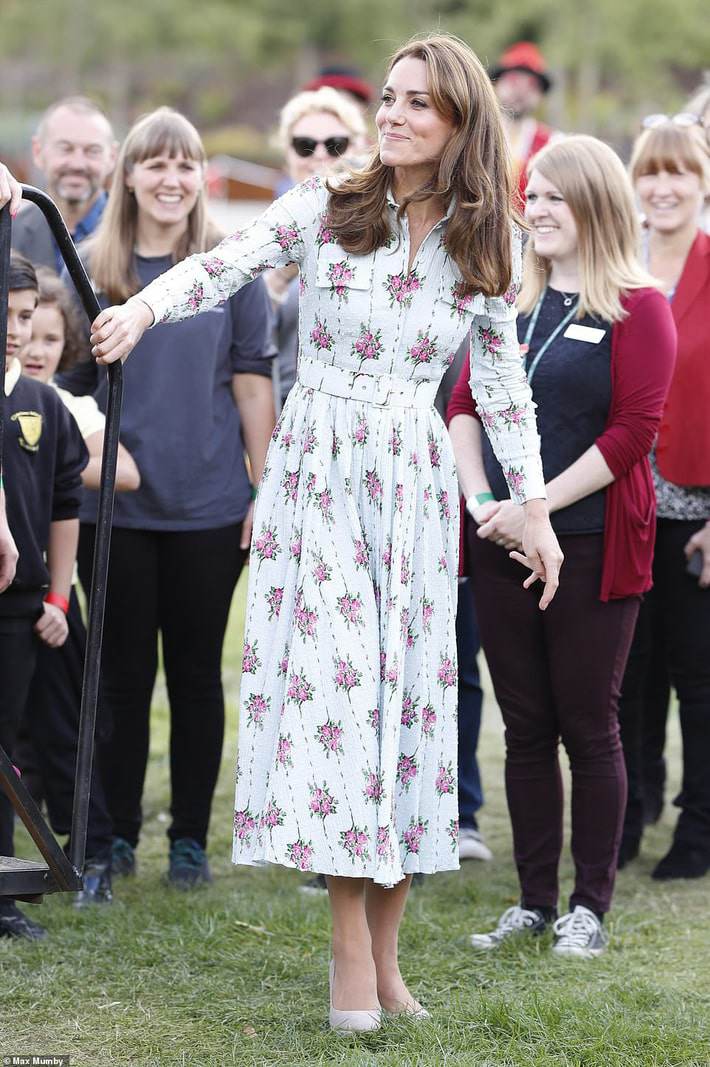 Bộ sưu tập váy xanh của Công nương Kate Middleton