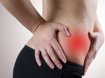 Ở nam giới, đau bụng dưới bên trái có thể liên quan đến các vấn đề gì khác ngoài viêm đại trực tràng? 
