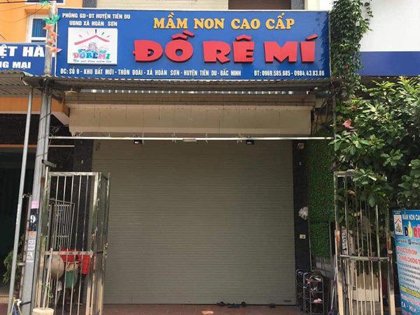 tu vu be trai bi bo quen tren xe dua don, 5 buoc cuu tre bi soc nhiet trong xe - 1