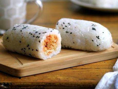Cơm nắm, món quê thành 