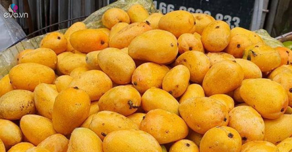 Xoài mini hạt lép bán tràn lan ở chợ, chị em mua tới tấp dù không biết ...