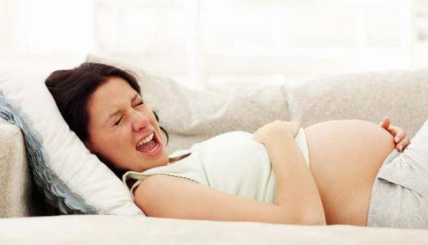 Nằm ngửa bụng cứng khi mang thai là bị làm sao, có nguy hiểm không? - 3