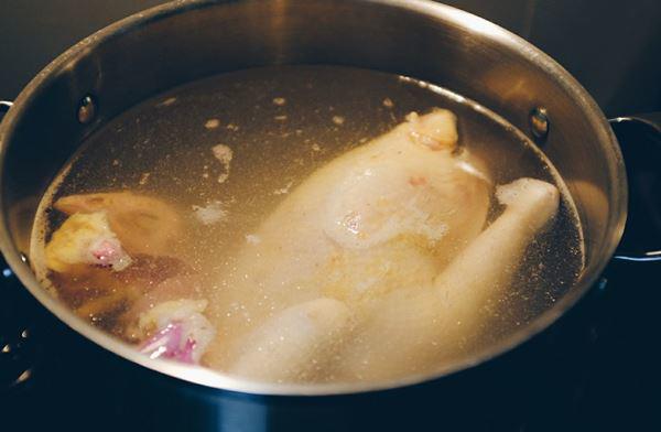 Cách nấu phở gà chuẩn vị ngon ngọt đậm đà ngay tại nhà - 2
