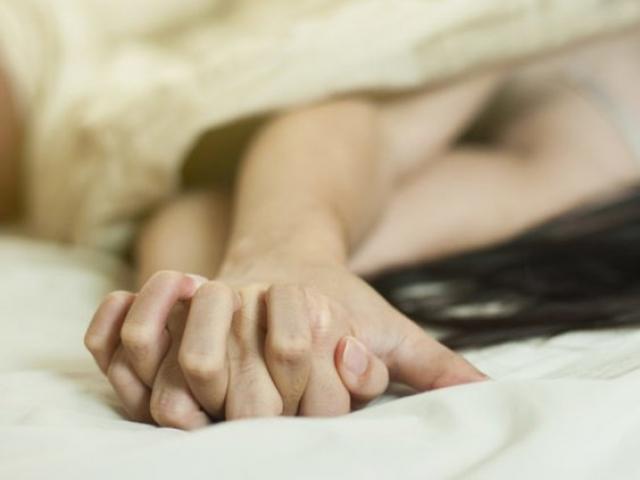 Bỏ 23 triệu để đổi gió, người đàn ông sốc nặng khi tình nhân đột tử ngay trên giường