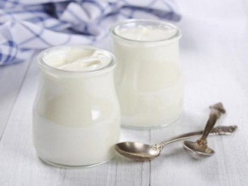 Có cách làm yaourt từ sữa đặc được không? 
