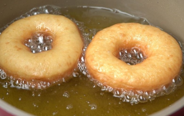 2 cách làm bánh donut ngon cực đơn giản tại nhà - 5