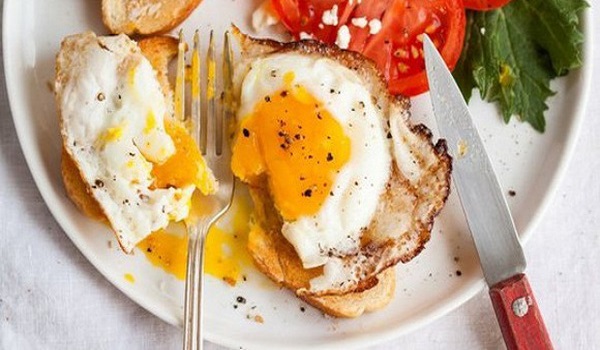 Cách làm trứng ốp la ăn với bánh mì ngon miệng cho bữa sáng - 4