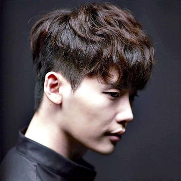 10 kiểu tóc sport ngắn cho nam cực trẻ trung và đẹp nhất hiện nay - 4