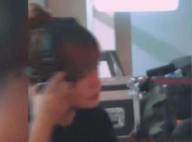 Lần đầu Triệu Vy nổi giận, ném đồ đạc lung tung, lớn tiếng quát mắng diễn viên - 3