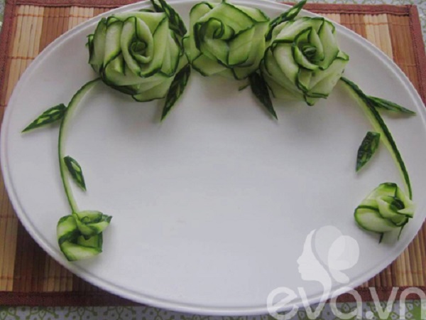 3 cách tỉa dưa leo đẹp mà dễ làm cho món ăn thêm hấp dẫn - 9