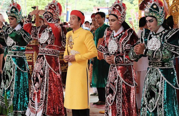 NSƯT Hoài Linh cả năm không đi diễn chỉ ở nhà thờ tổ, giờ nhìn thành quả mới bất ngờ - 17