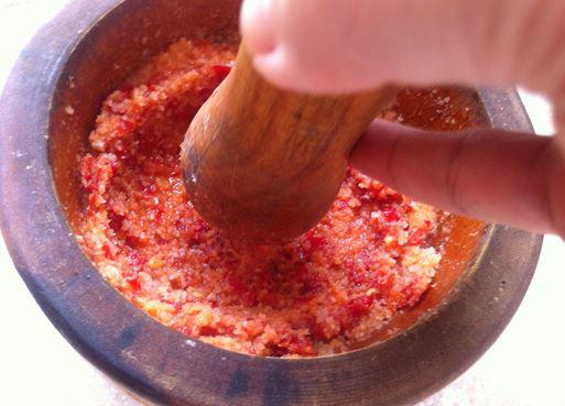 Cách làm tôm nướng muối ớt ngon, đơn giản tại nhà - 13
