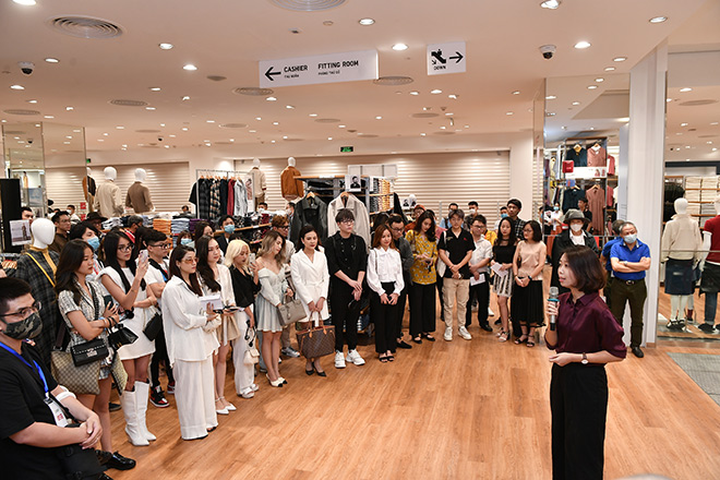 Cửa hàng thứ hai của Uniqlo tại Hà Nội chính thức khai trương tại Vincom  Center Metropolis ngày 2509