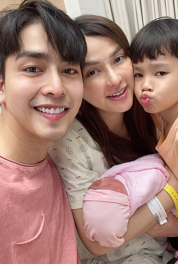 4 bà bầu showbiz khủng nhất 2020 đã sinh con, có một điểm chung mẹ bỉm amp;#34;phát thèmamp;#34; - 1