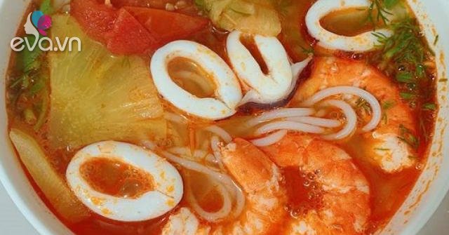 Cách nấu bún Thái hải sản ngon chuẩn vị người Thái