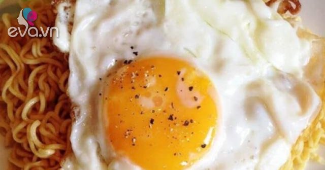 5 cách làm mì xào trứng thơm ngon đơn giản tại nhà cực nhanh