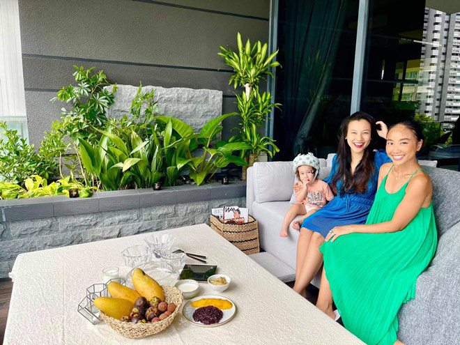Đoan Trang bắt Hoàng Oanh chờ mỏi mòn mới được ăn cơm và đây là thái độ của đàn em - 3