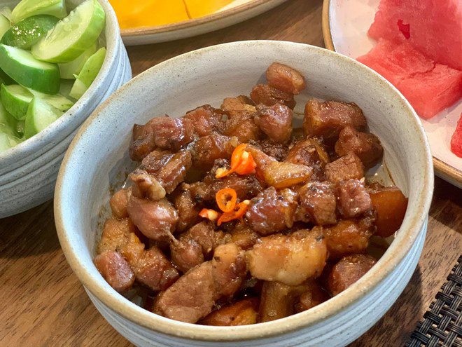 Đoan Trang bắt Hoàng Oanh chờ mỏi mòn mới được ăn cơm và đây là thái độ của đàn em - 8