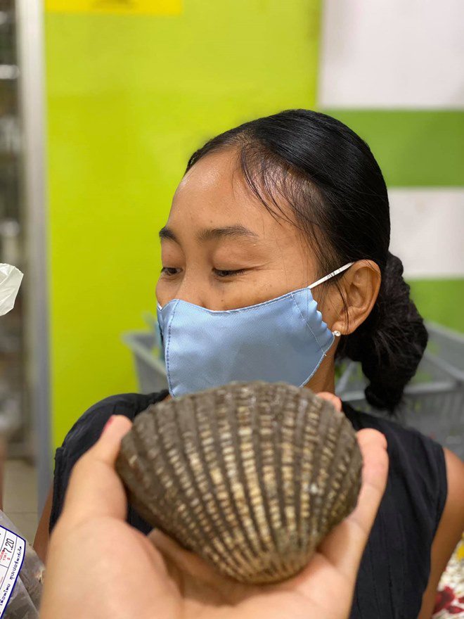 Đoan Trang bắt Hoàng Oanh chờ mỏi mòn mới được ăn cơm và đây là thái độ của đàn em - 14