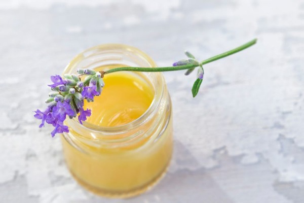 Công dụng và cách sử dụng sữa ong chúa để cải thiện sức khỏe và nhan sắc - 4