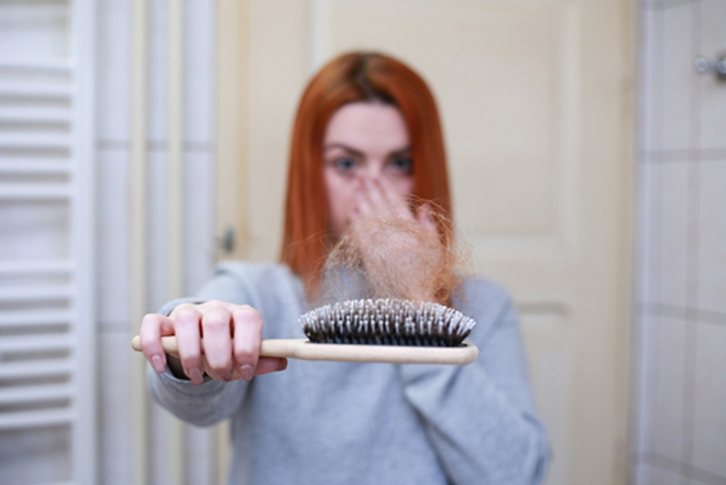 Bí kíp giúp mẹ sau sinh nhanh chóng giải quyết nỗi lo rụng tóc