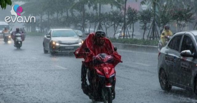 Áp thấp nhiệt đới suy yếu, miền Bắc mưa lớn xối xả kéo dài đến khi nào? - Vimarsana News
